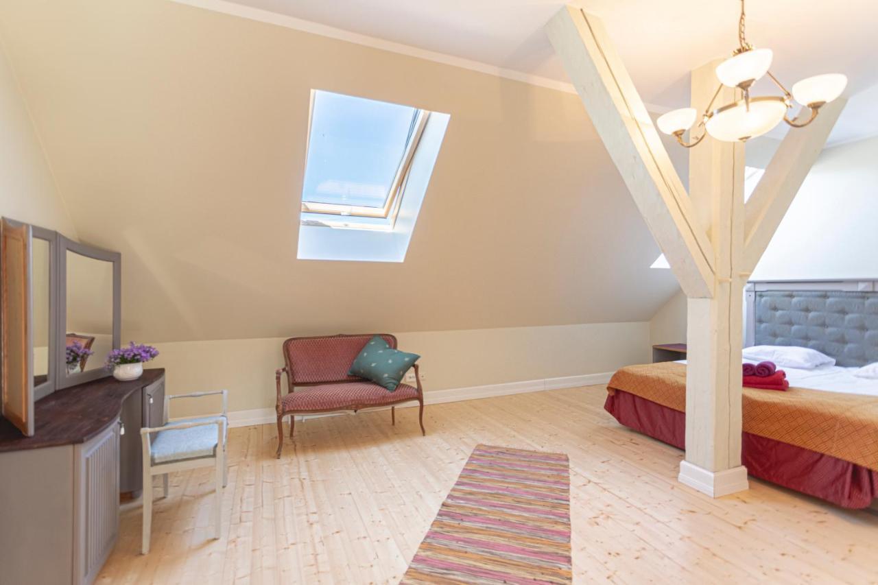 Guesthouse Kadrina Mois المظهر الخارجي الصورة