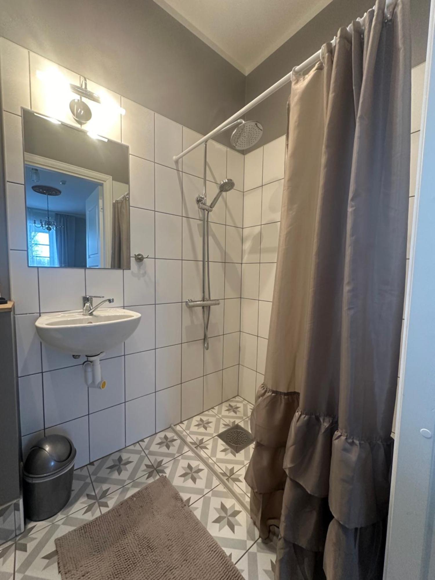 Guesthouse Kadrina Mois المظهر الخارجي الصورة